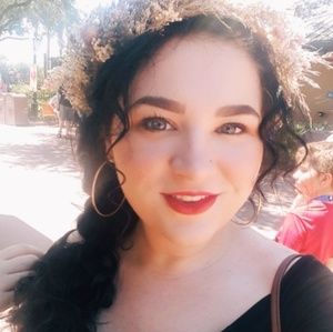 Meet your Posher, Laurissa